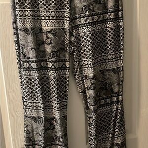Hot Kiss Large Black and White Patterned Apparel-2 pairs for the price of 1!